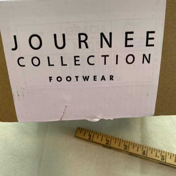 SPARKLE IN THESE!! Rhinestone Double Bow Ankle Strap Pumps - Picture 9 of 16